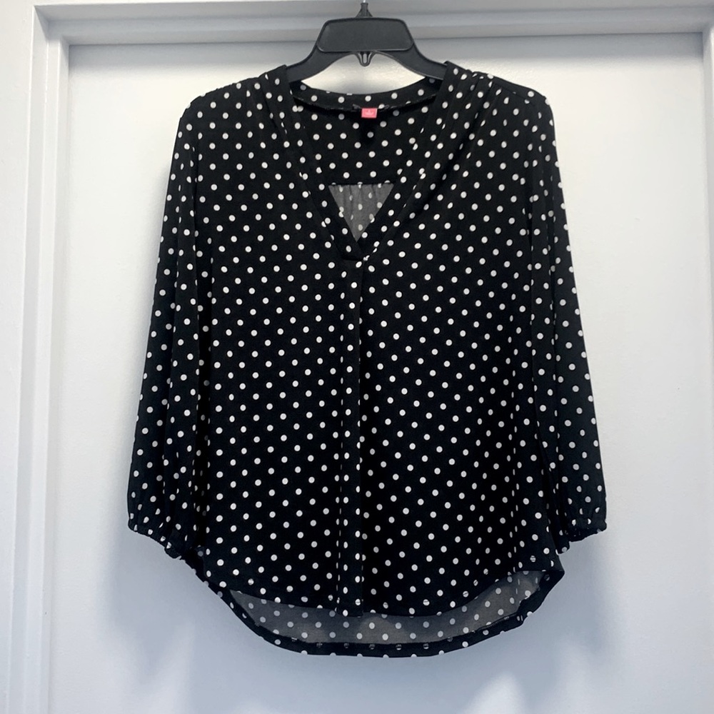 Vince Camuto - Black & White top - Size Small, EXCELLENT CONDITION